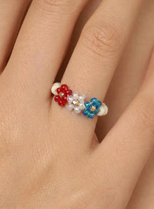 Triple Flower Beaded Ring, White Miyuki Seed Bead Stretch Ring, Colourful Daisy Jewellery product image 3