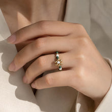 Dark Green Beaded Flower Ring, Miyuki Seed Bead Stretch Ring, Gold-Tone Daisy product image 3